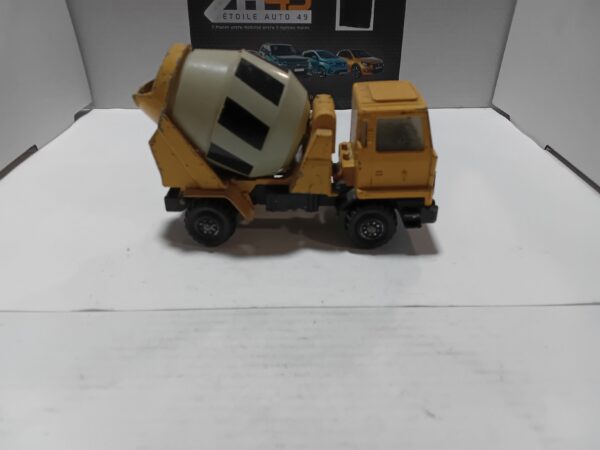 Camion Matchbox Super kings Bedford T.M mélangeur à béton Jaune – Image 4