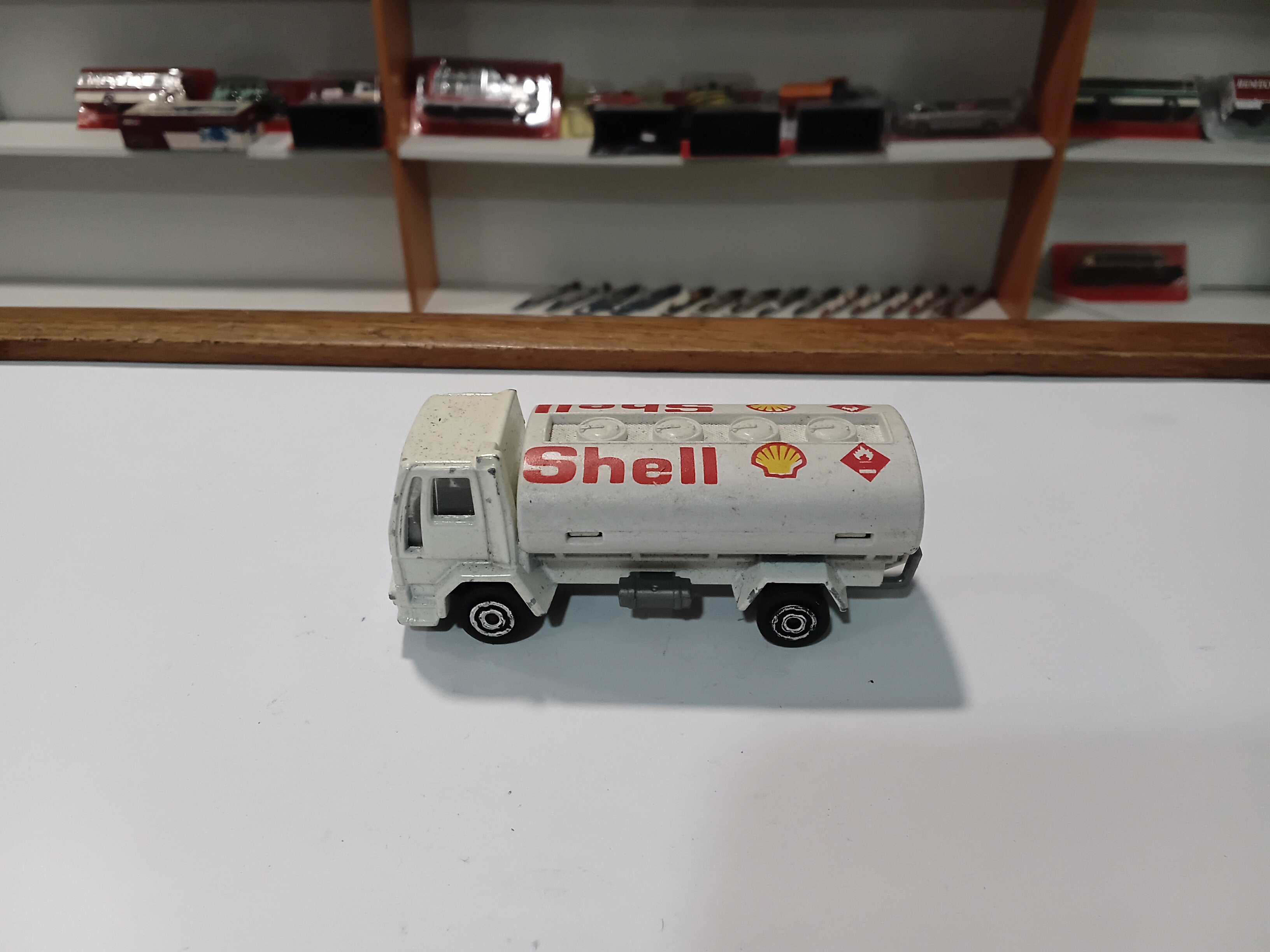 Camion Ford Shell n°241-245 Majorette 1/100
