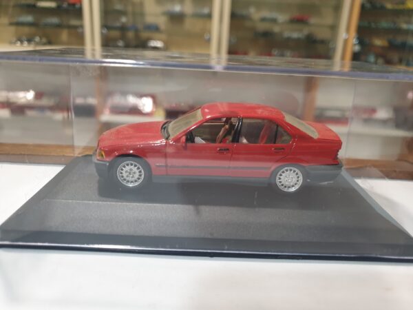 BMW Série 3 Rouge Solido 1/43