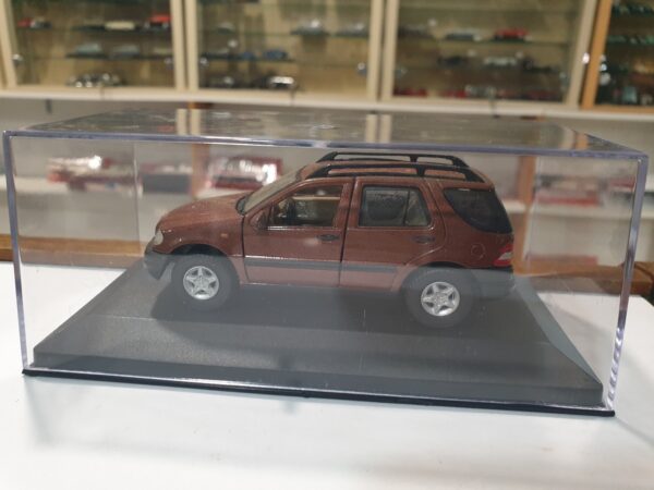 Mercedes ML HongWell 1/43 Marron