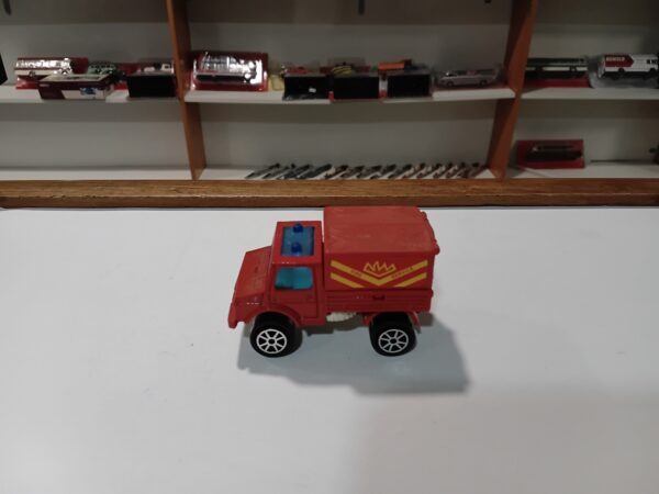 Majorette Mercedes UNIMOG Pompier 1/82