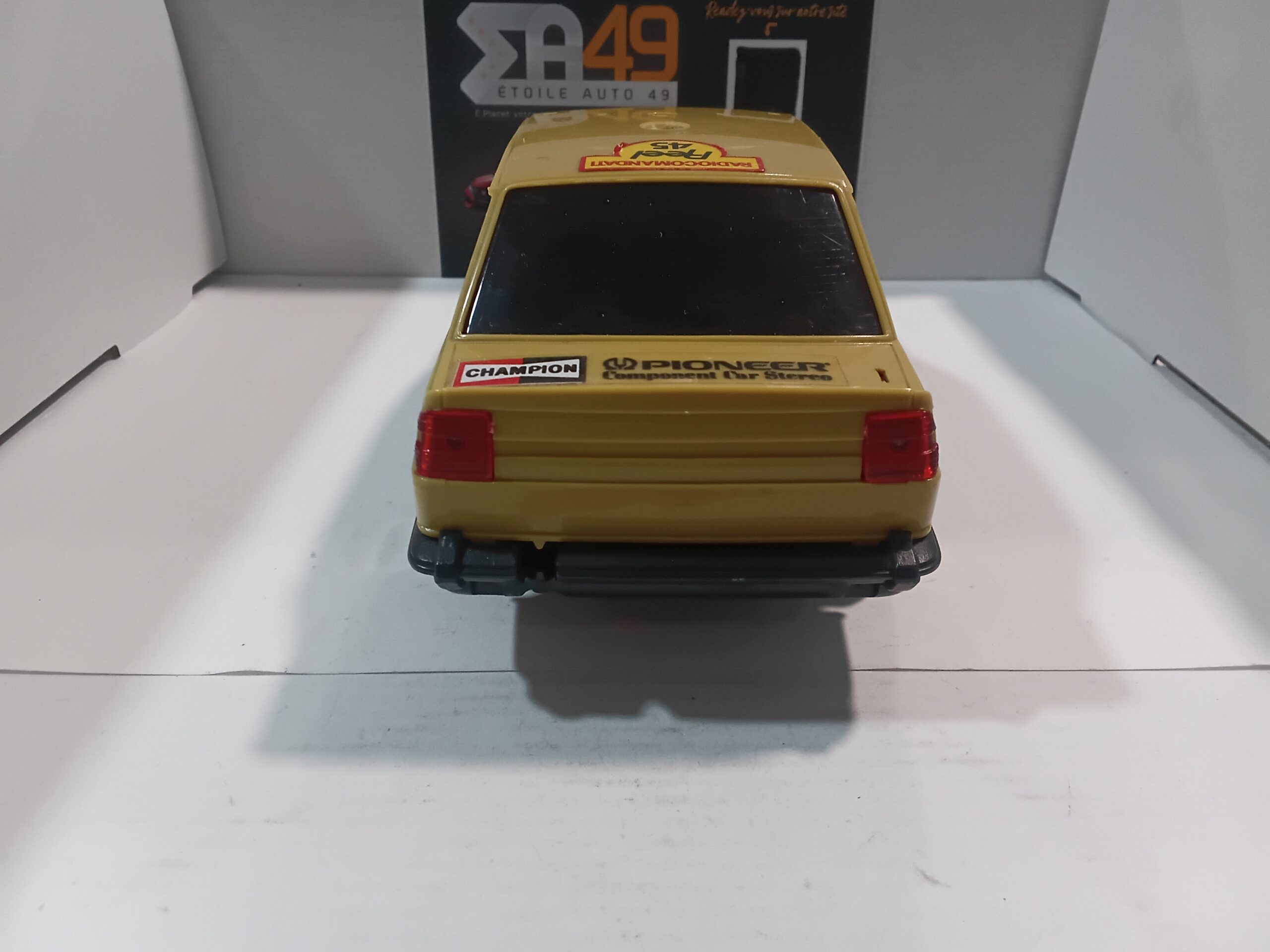 Voiture Télécommandée Alfa Roméo Giulietta Rallye Despharaons REEL 1/20 – Image 3