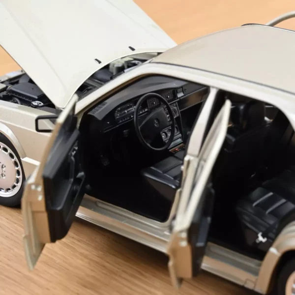 Mercedes-Benz 190 E 2.3-16 1984 Smoke Argent Métallisé 1/18 Norev – Image 7