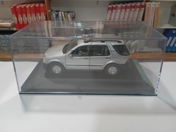Mercedes-Benz M-Class 1997 Road Signature 1/43