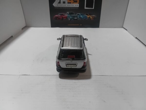 Mercedes-Benz M-Class 1997 Road Signature 1/43 – Image 3