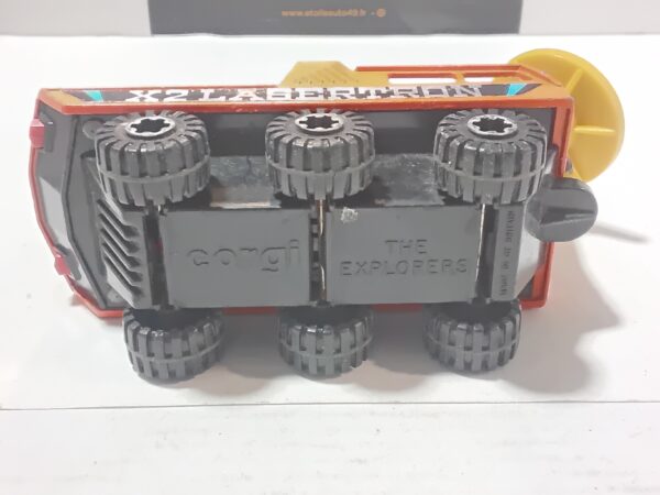 The Explorers X2 Lasertron Corgi 1/43 – Image 5