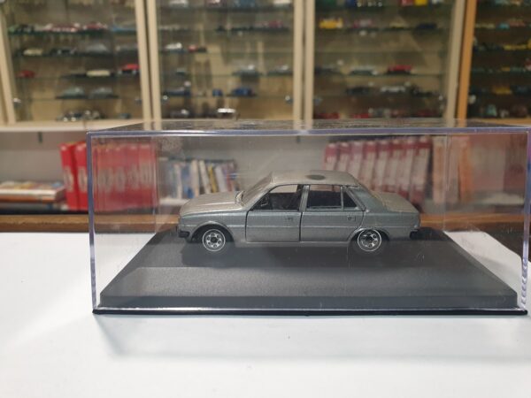 Peugeot 305 Solido 1/43