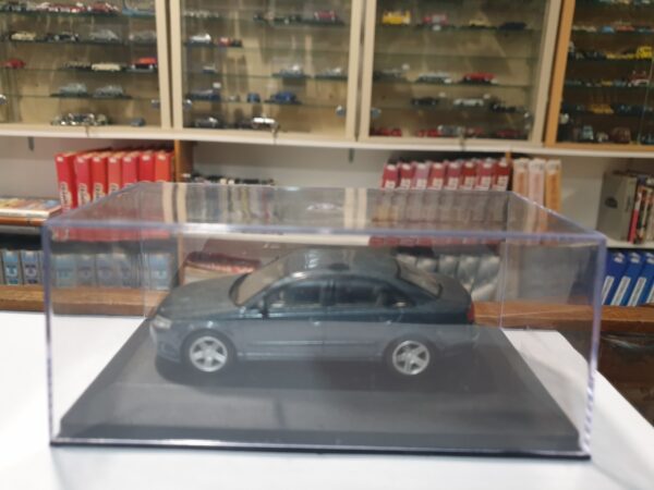 Audi A4 Berline 1/43 New Ray