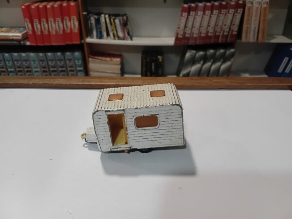 Caravan n°31 1977 1/64 Matchbox