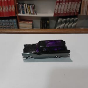 8 Crate 2002 HotWheels 1/64