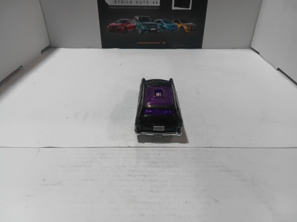 8 Crate 2002 HotWheels 1/64 – Image 3
