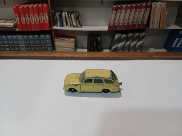 Vauxhall Victor Estate Car n°38 1/64 Matchbox