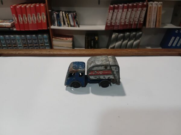 Tippax Refuse Collector n°15 Matchbox 1/100