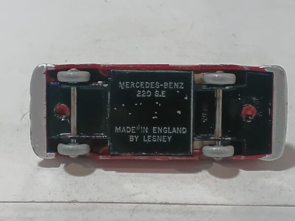 Mercedes-Benz 220 SE n°53 Matchbox 1/64 – Image 5