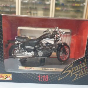 Yamaha Vmax Maisto 1/18 en boite