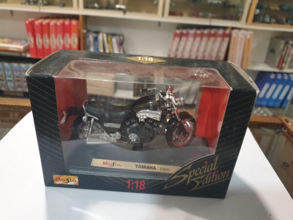 Yamaha Vmax Maisto 1/18 en boite – Image 5