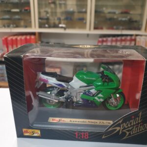 Kawasaki Ninja ZX-7R 1/18