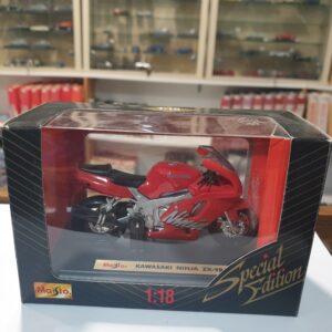 Kawasaki Ninja ZX-9R 1/18
