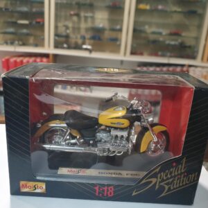 Honda FC6 1/18 en boite