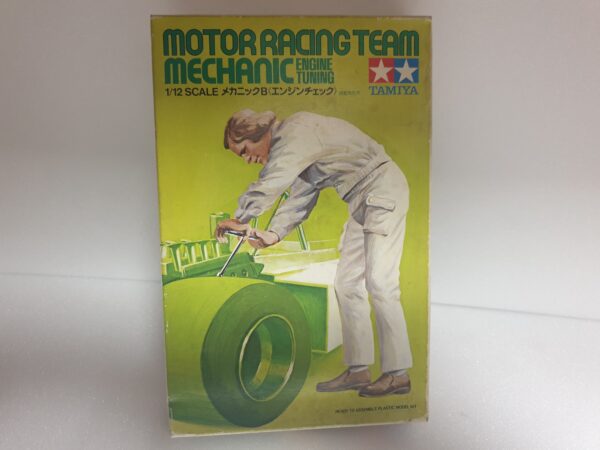 Figurine Motor Racing team Mechanic Engien Tuning 1/12 Tamiya