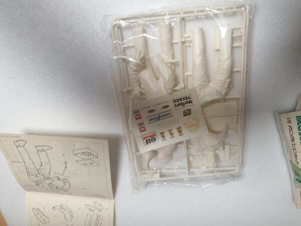 Figurine Motor Racing team Mechanic Engien Tuning 1/12 Tamiya – Image 6