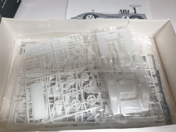 Mc Laren MB8 1/24 Accurate Miniatures – Image 5