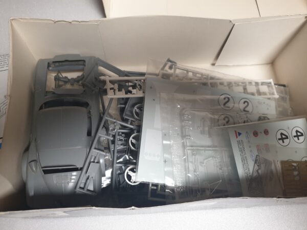 Maquette Corvette Grand Sport 1/24 Sebring 1984 Accurate Miniatures – Image 5