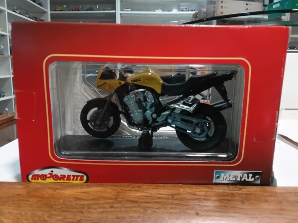 Yamaha 1000 Fazer Majorette 1/18 – Image 3