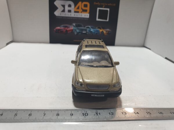 Lexus RX300 1/43 – Image 3
