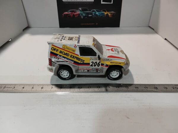 Mitsubishi Pajero Dakar 1998 1/43 – Image 4