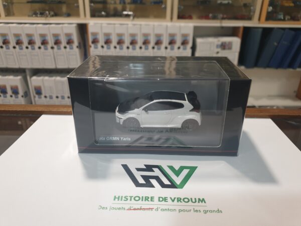 Toyota GRMN Yaris Circuit Package Blanc 1/43 Kyosho – Image 2