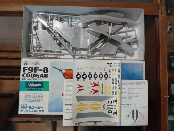Maquette F9F-8 Cougar U.S. Navy Fighter Hasegawa 1/72 – Image 2