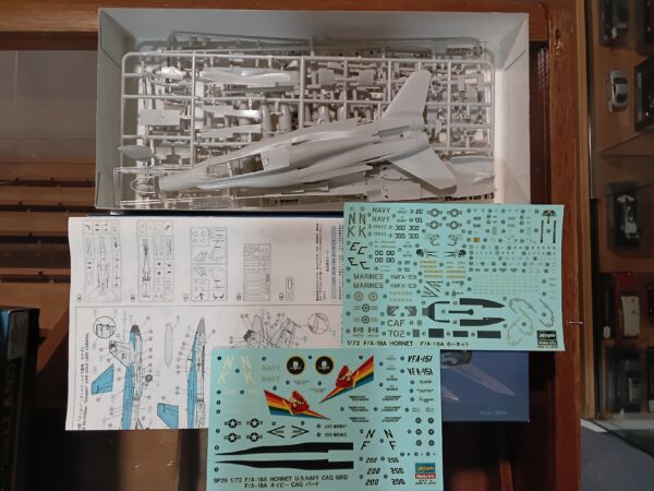 Maquette F/A-18A Hornet US Navy Cag Bird Hasegawa 1/72 – Image 2