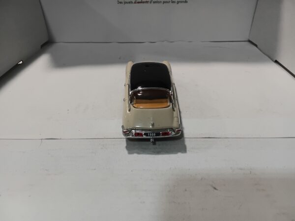 Citroën DS 19 Beige Universal Hobbies 1/43 – Image 3