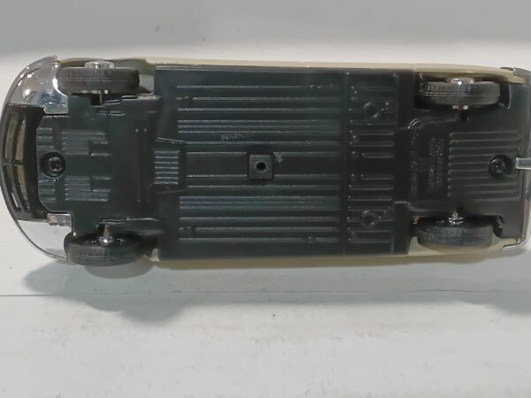 Citroën DS 19 Beige Universal Hobbies 1/43 – Image 5