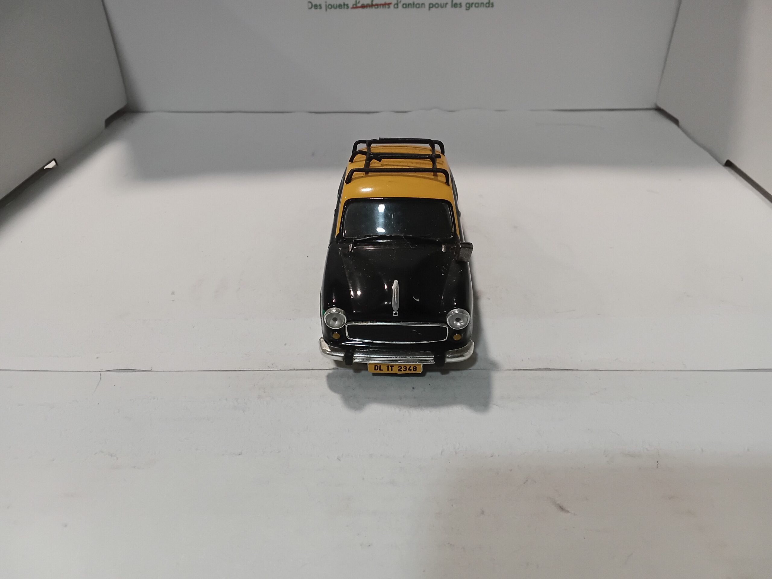 Hindustan Ambassador Taxi 1/43 – Image 2