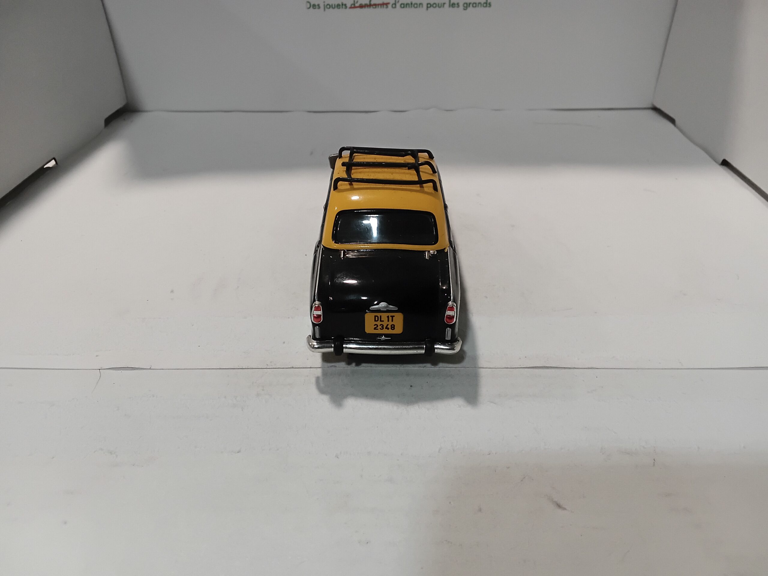 Hindustan Ambassador Taxi 1/43 – Image 3