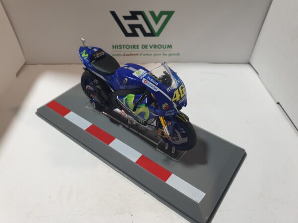 Yamaha YZR-M1 ( 2017 ) Valentino Rossi 1/18 – Image 5