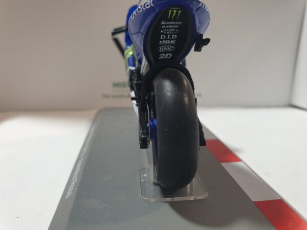 Yamaha YZR-M1 ( 2017 ) Valentino Rossi 1/18 – Image 7