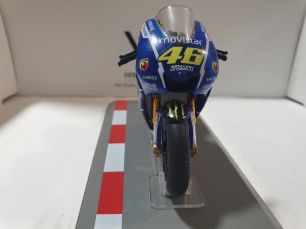 Yamaha YZR-M1 ( 2017 ) Valentino Rossi 1/18 – Image 8
