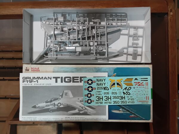 Maquette F11F-1 Tiger US Navy Fighter Hasegawa 1/72 – Image 2