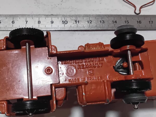 Tracteur Routier Renault CIJ 1/43 – Image 5