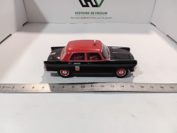 Peugeot 404 Taxi G7 1/43 Altaya – Image 4