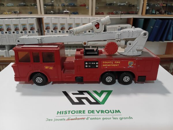 Camion de Pompier K-39 Snorkel Fire Engine 1979 Matchbox 1/50