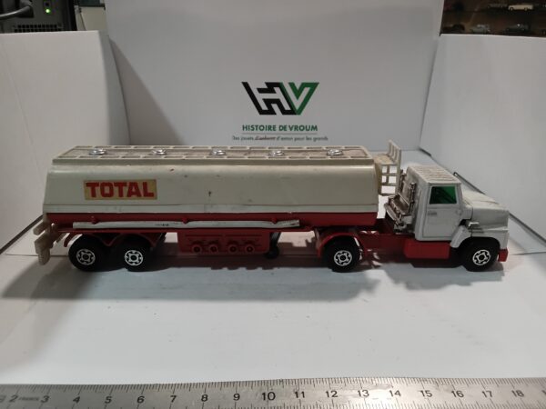 Tracteur Ford LTS 1973 et Citerne Articulated Tanker Total 1973 Matchbox – Image 4