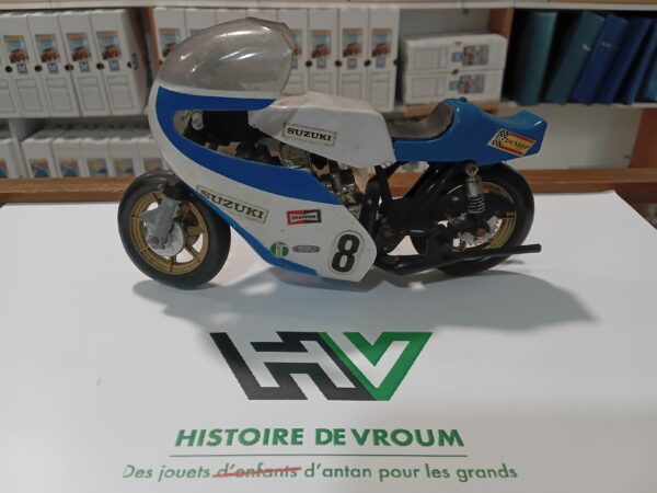 Moto Suzuki n°8 Polistil 1/12 (1)
