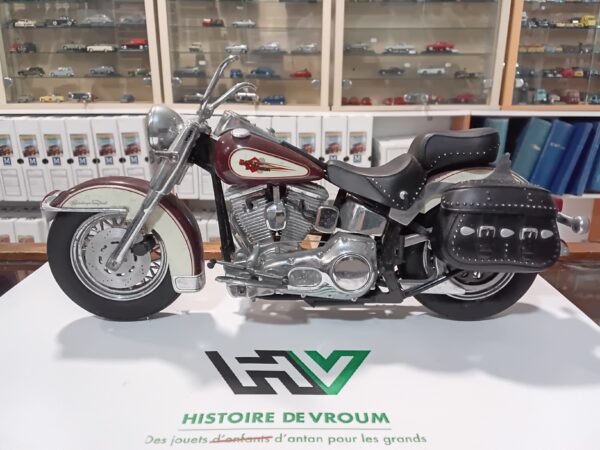 Moto Harley Davidson Heritage SoftTail Classic 1/10