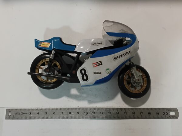 Moto Suzuki n°8 Polistil 1/12 – Image 2
