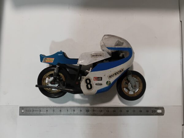 Moto Suzuki n°8 Polistil 1/12 (1) – Image 2