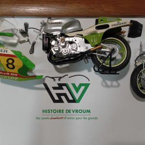 Maquette Moto Kawasaki KR 500 n°8 1/12 (à restaurer)